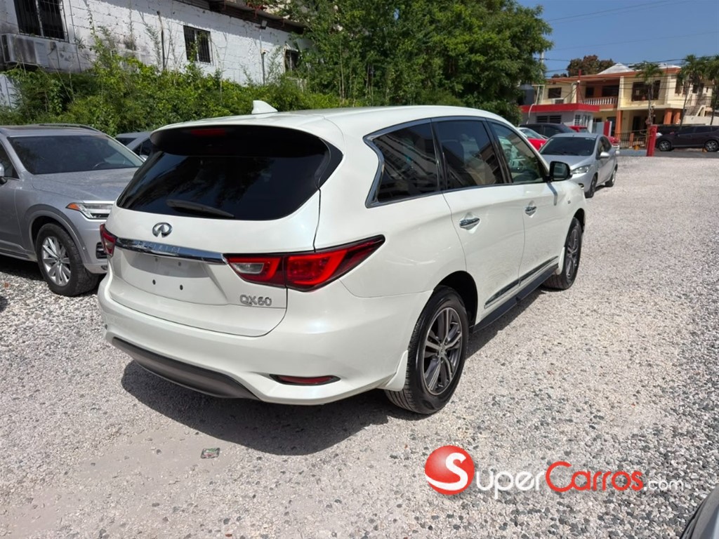 2017 Infiniti Q-60 — foto 9 / 11