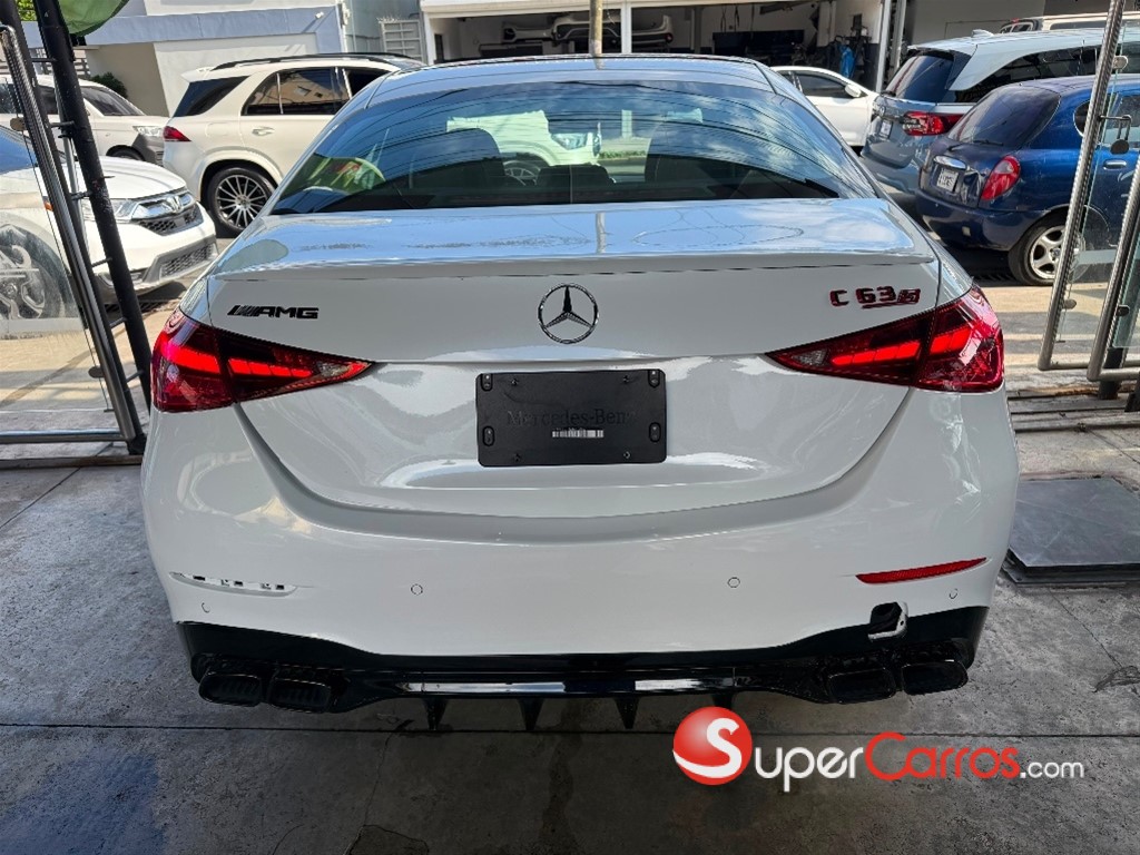2025 Mercedes-Benz Clase C 63s AMG — foto 3 / 12