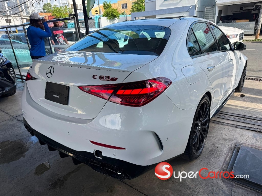 2025 Mercedes-Benz Clase C 63s AMG — foto 6 / 12