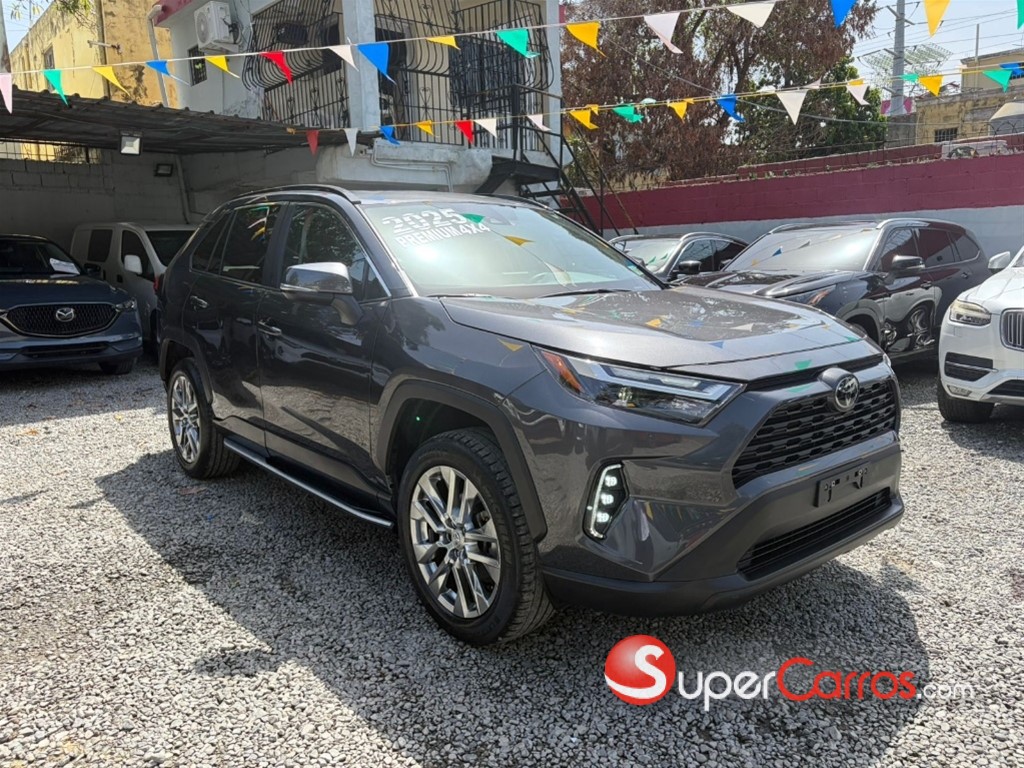 2025 Toyota RAV4 XLE Premium