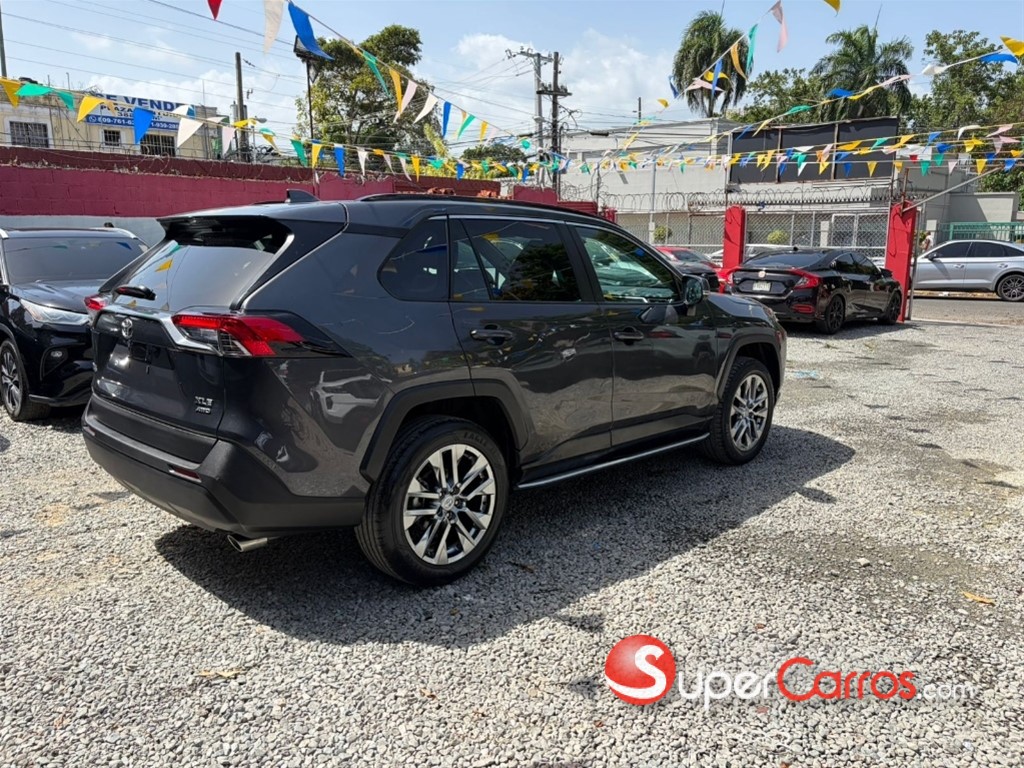 2025 Toyota RAV4 XLE Premium — foto 5 / 10