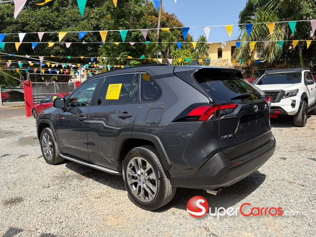 2025 Toyota RAV4 XLE Premium — foto 6 / 10