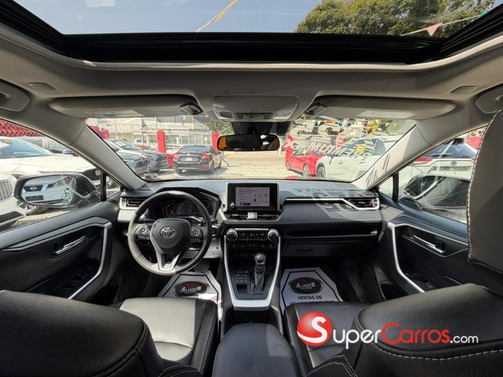 2025 Toyota RAV4 XLE Premium — foto 7 / 10