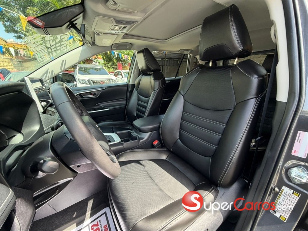 2025 Toyota RAV4 XLE Premium — foto 8 / 10