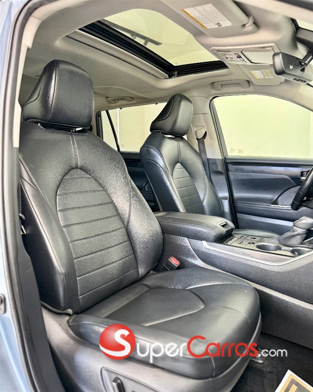 2020 Toyota Highlander XLE — foto 4 / 12