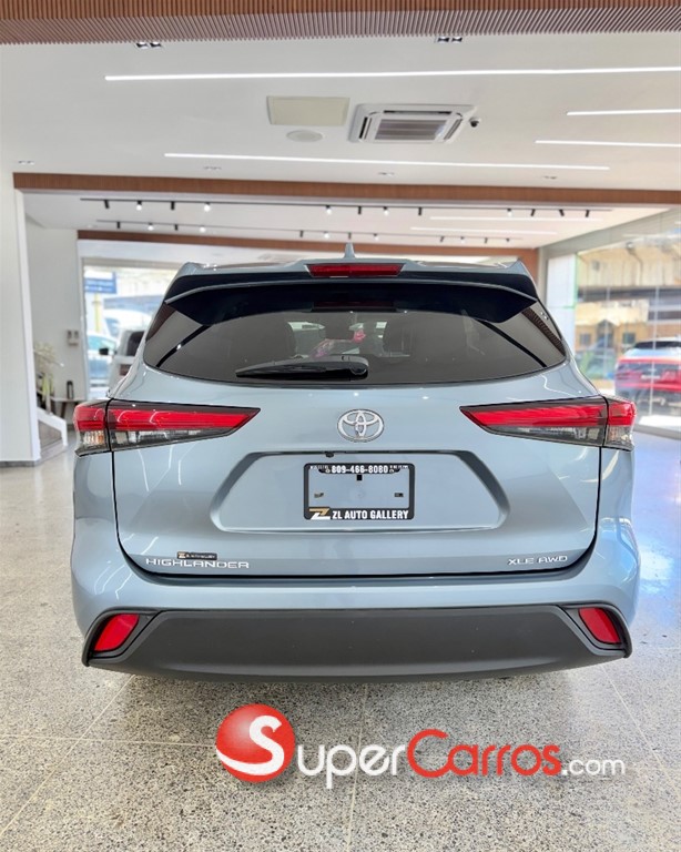 2020 Toyota Highlander XLE — foto 9 / 12
