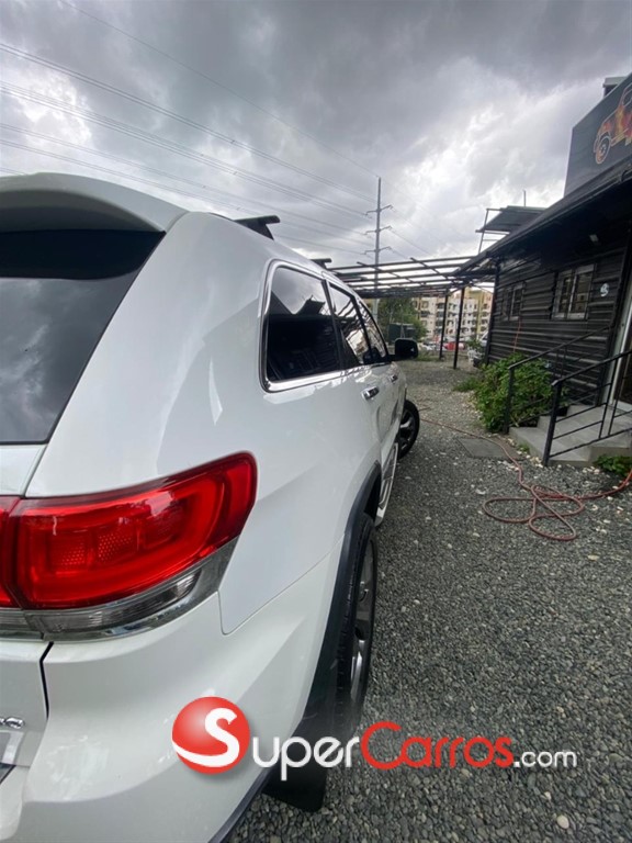 2015 Jeep Grand Cherokee Laredo 4x4 — foto 10 / 12