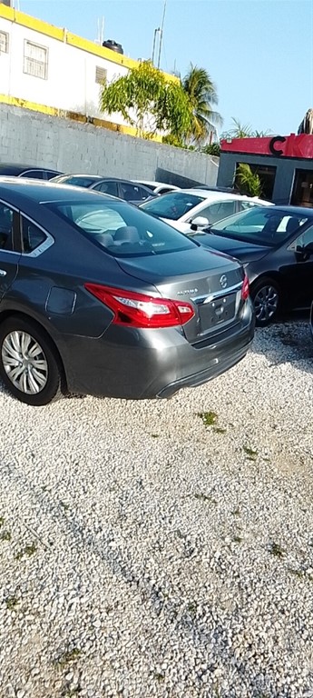 2016 Nissan Altima SV — foto 2 / 8