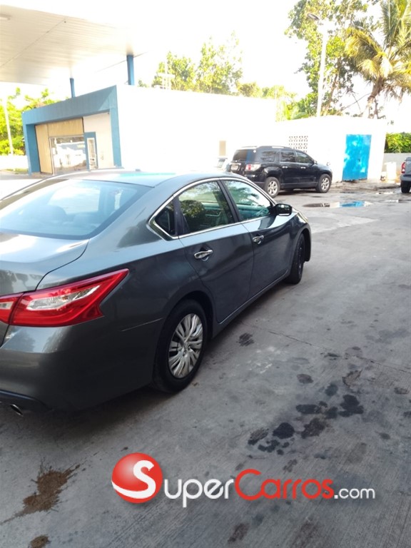 2016 Nissan Altima SV — foto 4 / 8