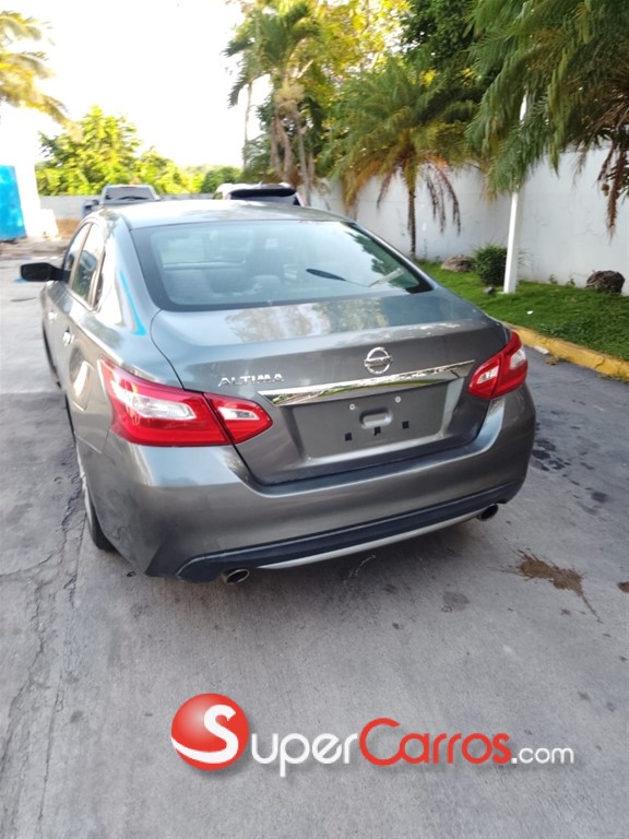2016 Nissan Altima SV — foto 5 / 8