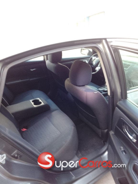 2016 Nissan Altima SV — foto 7 / 8