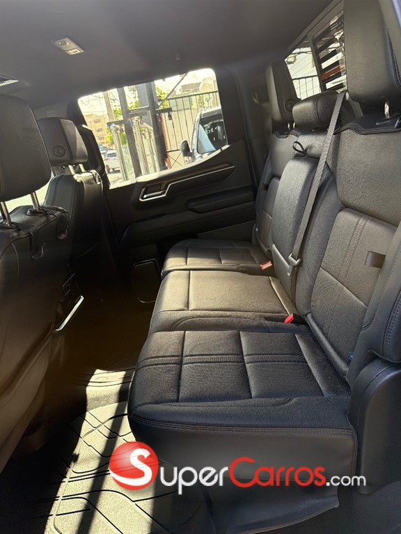 2024 Chevrolet Silverado High Country Duramax — foto 9 / 11