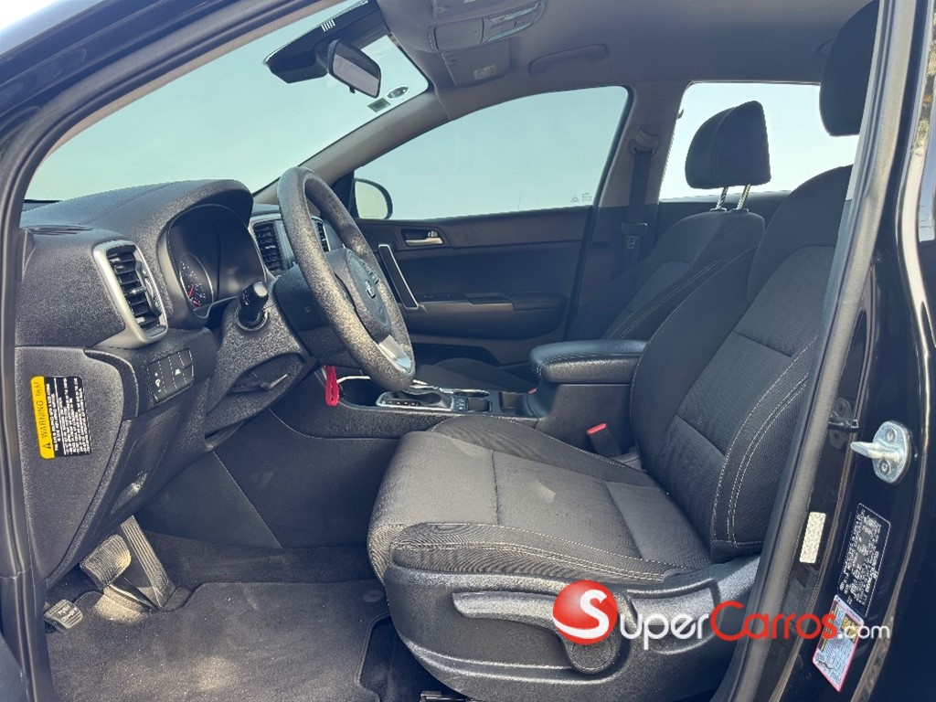 2020 Kia Sportage LX — foto 7 / 10