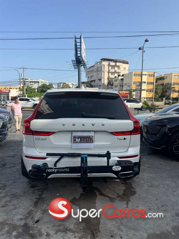 2019 Volvo XC60 R Design — foto 10 / 12