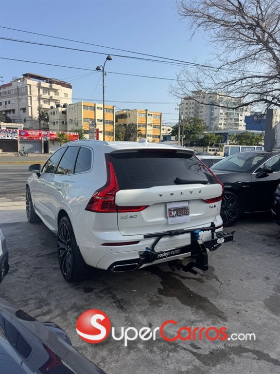 2019 Volvo XC60 R Design — foto 12 / 12