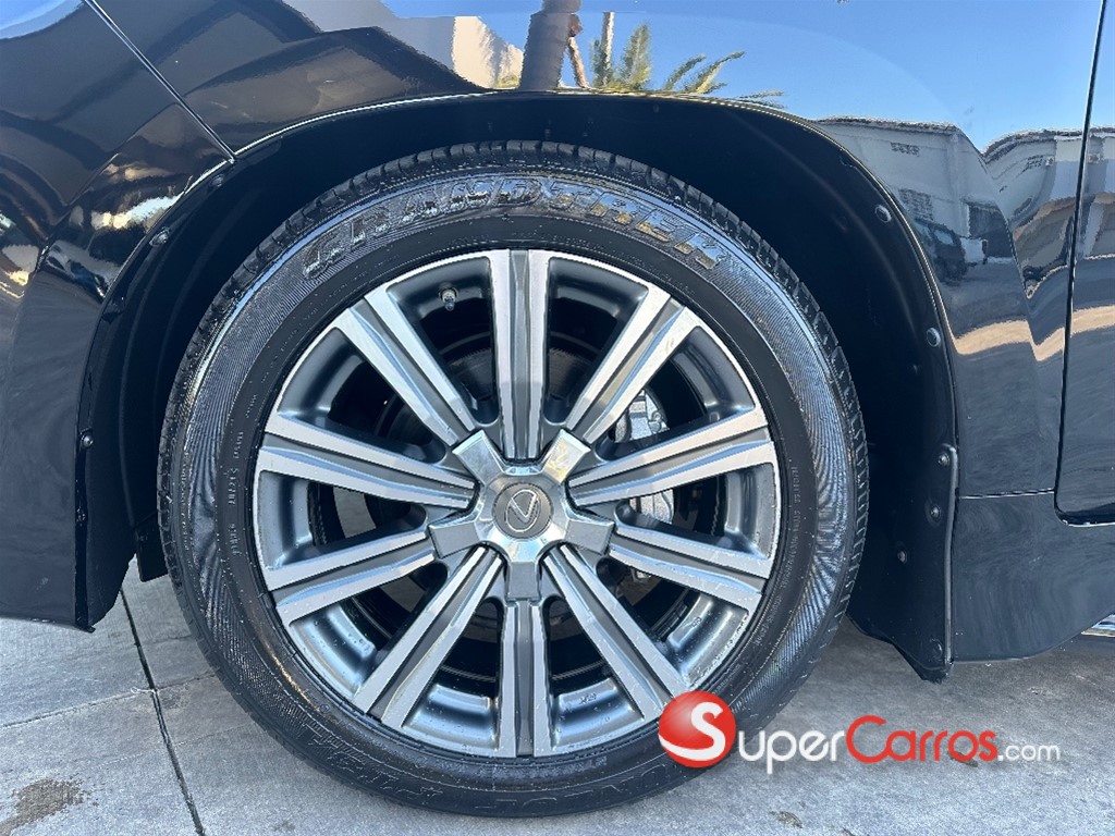 2017 Lexus LX 570 — foto 3 / 12