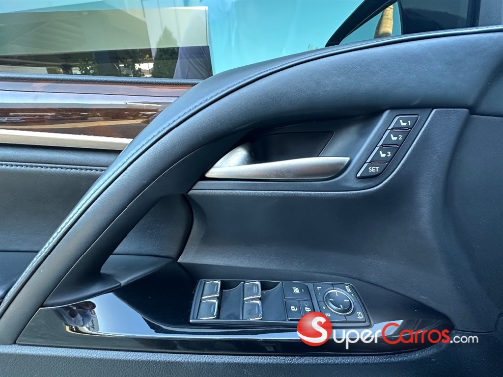 2017 Lexus LX 570 — foto 6 / 12