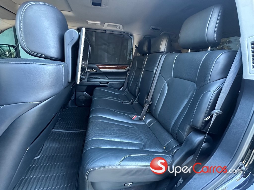 2017 Lexus LX 570 — foto 7 / 12