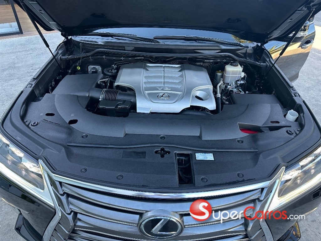 2017 Lexus LX 570 — foto 11 / 12