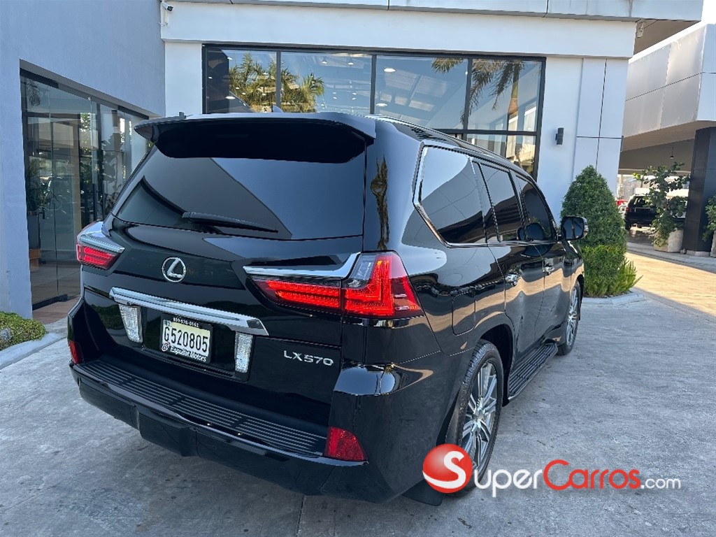 2017 Lexus LX 570 — foto 12 / 12
