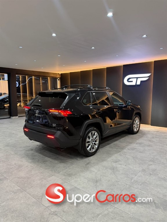 2023 Toyota RAV4 XLE — foto 8 / 9