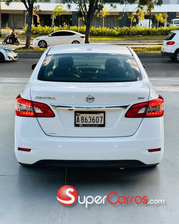 2015 Nissan Sentra SV — foto 11 / 12