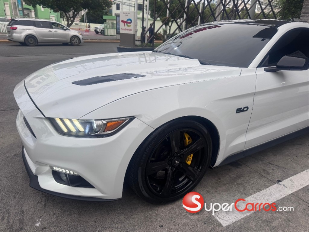2015 Ford Mustang GT — foto 3 / 12