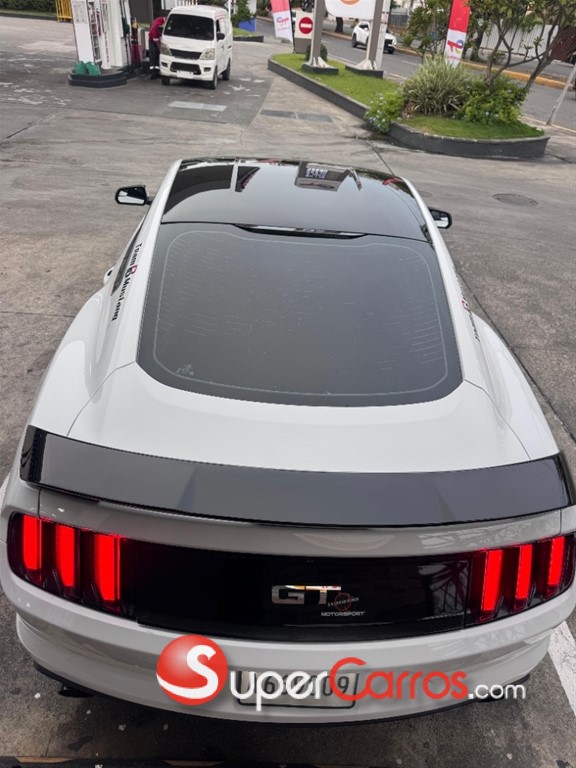 2015 Ford Mustang GT — foto 5 / 12