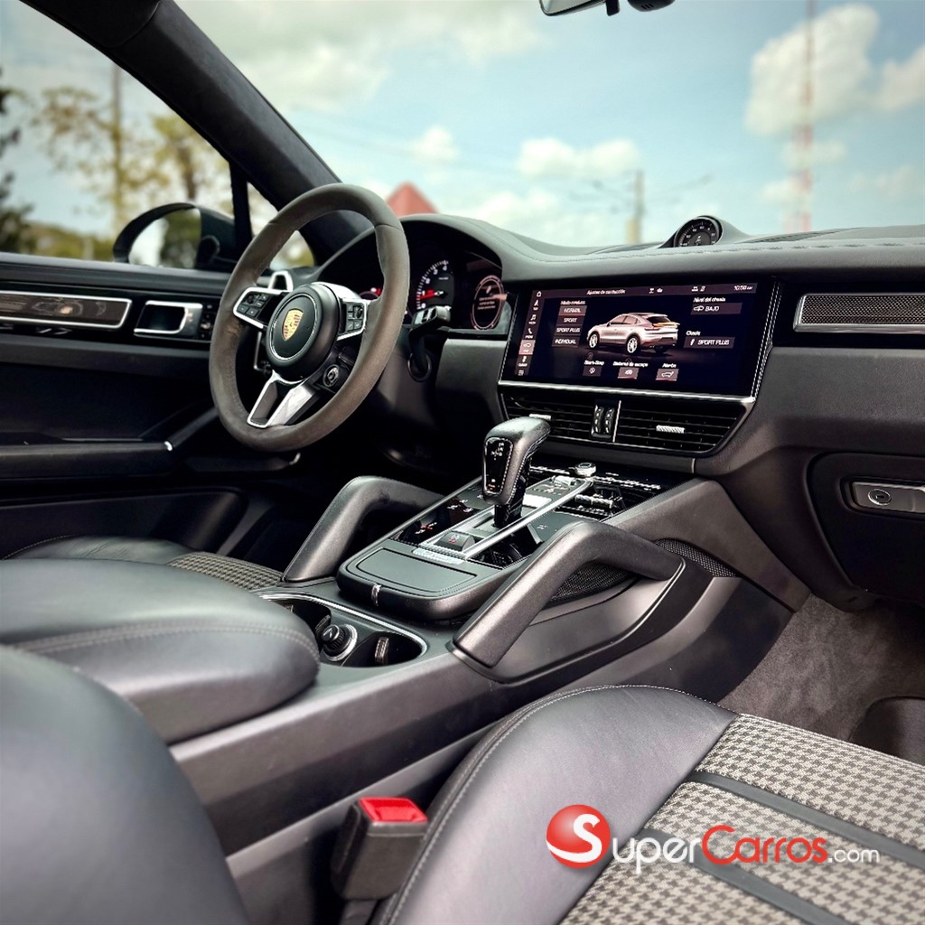 2021 Porsche Cayenne Coupe — foto 9 / 12