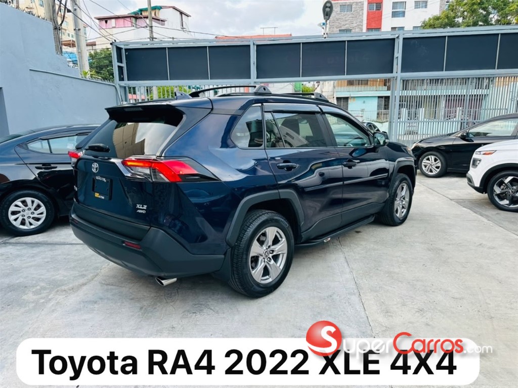 2022 Toyota RAV4 XLE PLUS — foto 2 / 12