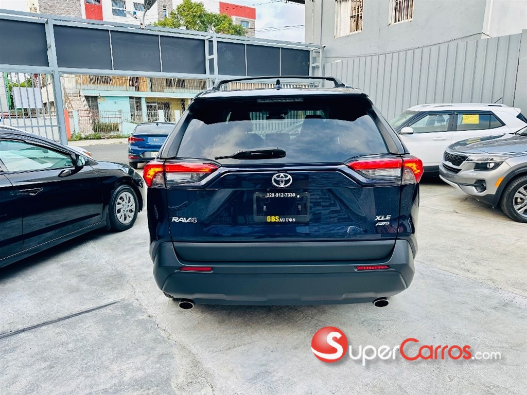 2022 Toyota RAV4 XLE PLUS — foto 5 / 12