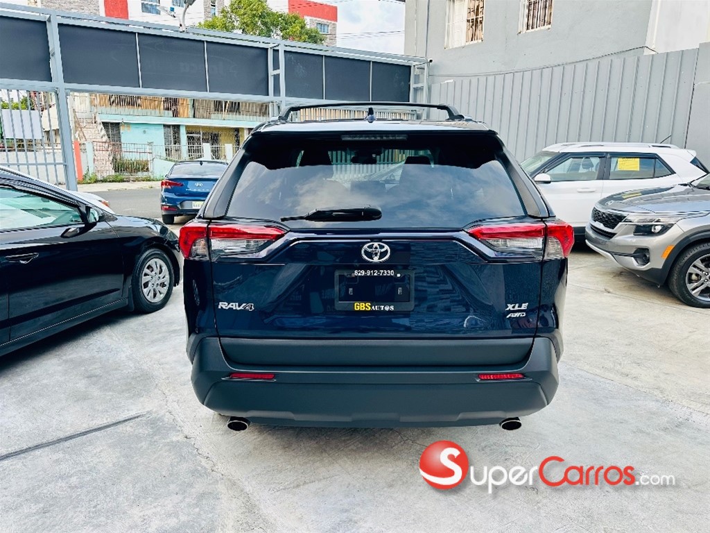 2022 Toyota RAV4 XLE PLUS — foto 6 / 12