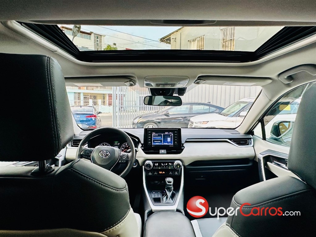 2022 Toyota RAV4 XLE PLUS — foto 8 / 12