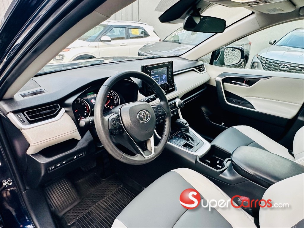 2022 Toyota RAV4 XLE PLUS — foto 9 / 12