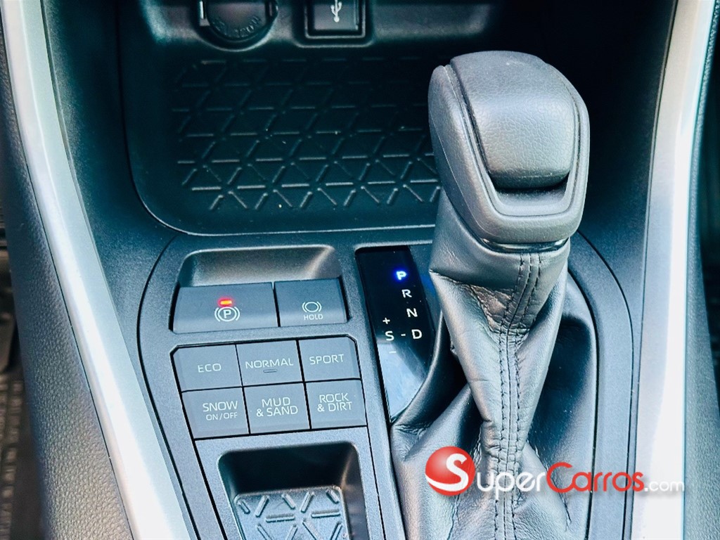 2022 Toyota RAV4 XLE PLUS — foto 10 / 12
