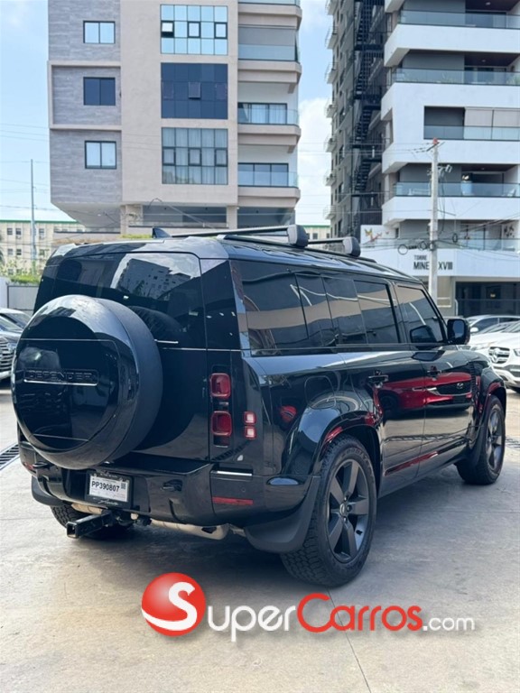 2025 Land Rover Defender 110 SE HYBRID — foto 4 / 9