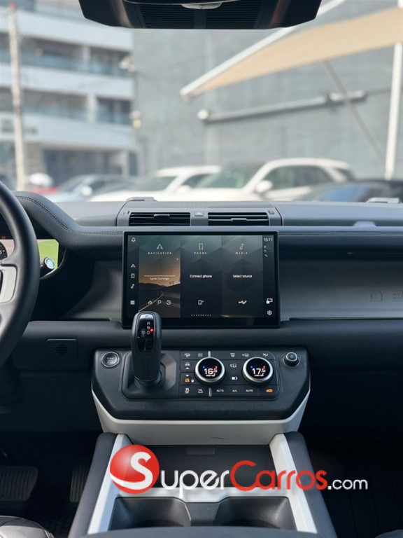 2025 Land Rover Defender 110 SE HYBRID — foto 6 / 9