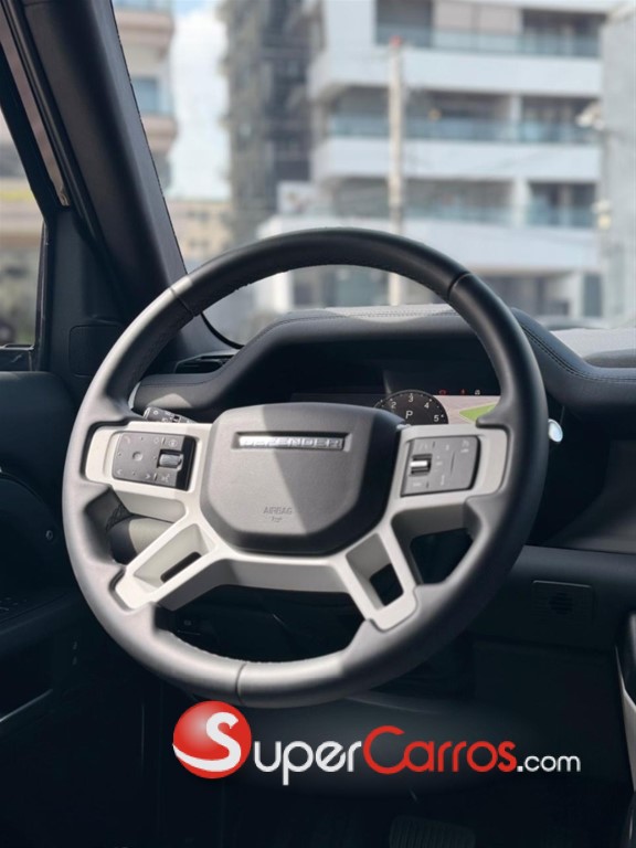 2025 Land Rover Defender 110 SE HYBRID — foto 7 / 9