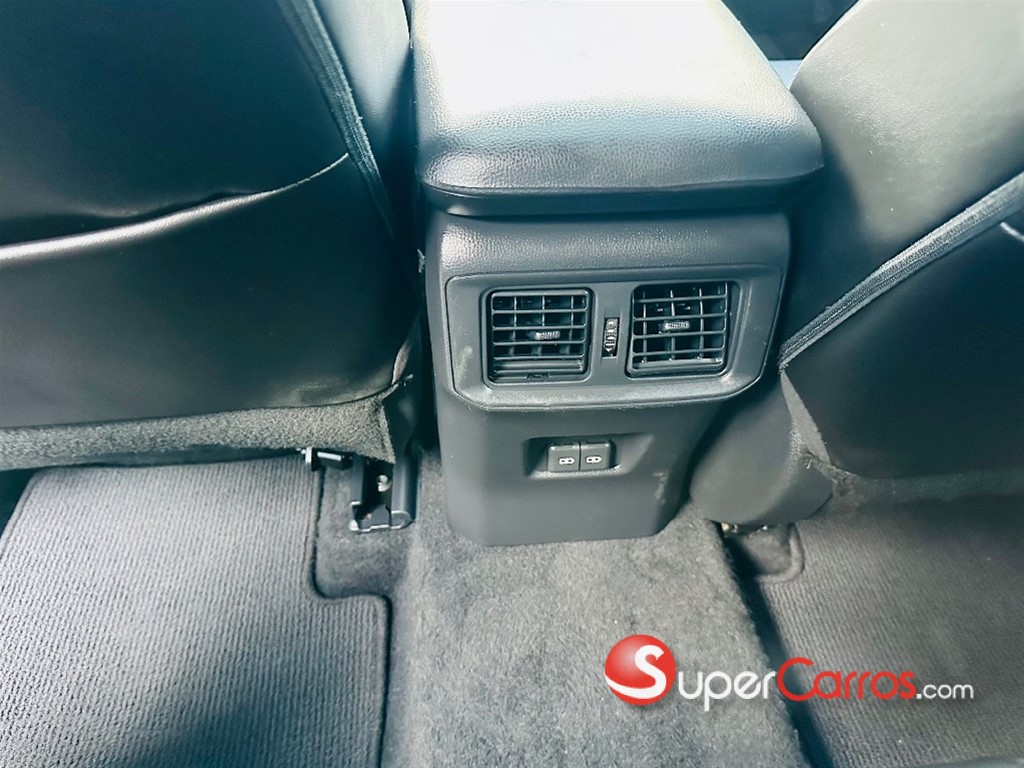 2022 Toyota RAV4 XLE PLUS — foto 7 / 11