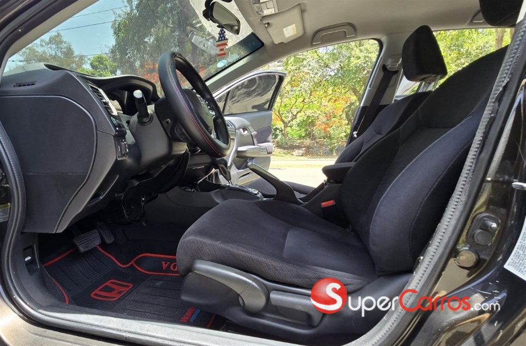 2013 Honda Civic LX — foto 9 / 12
