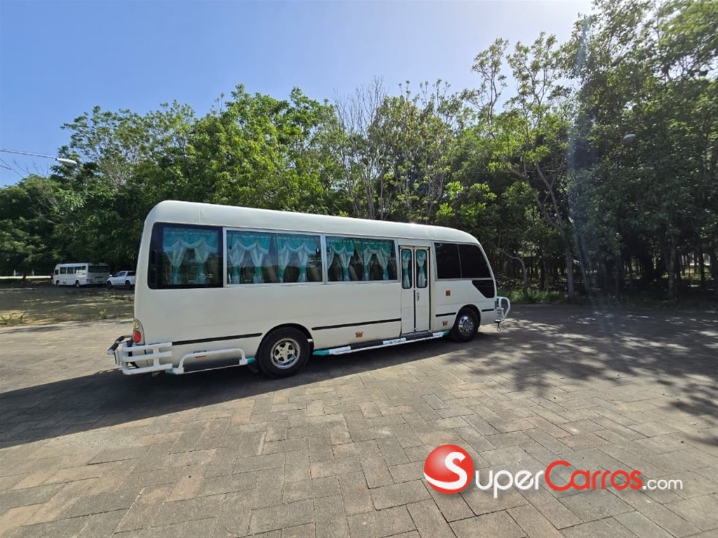 2018 Toyota Coaster — foto 4 / 12