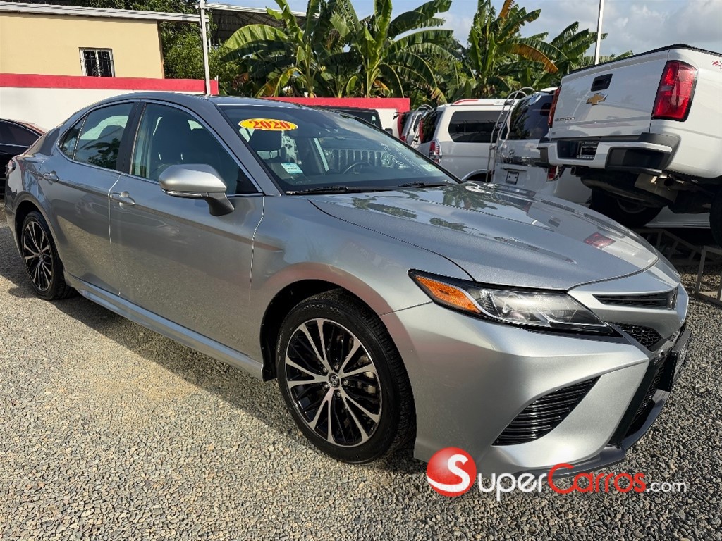 2020 Toyota Camry SE