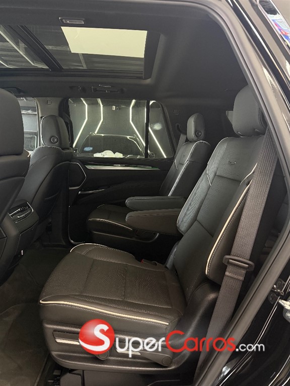 2025 Cadillac Escalade Premium Luxury — foto 9 / 12