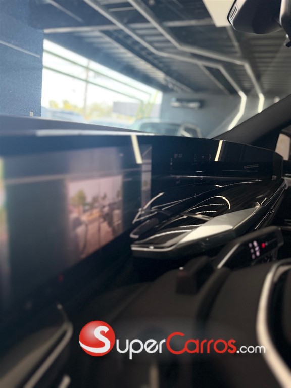 2025 Cadillac Escalade Premium Luxury — foto 12 / 12