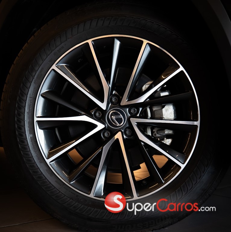 2025 Lexus NX 250 — foto 6 / 12