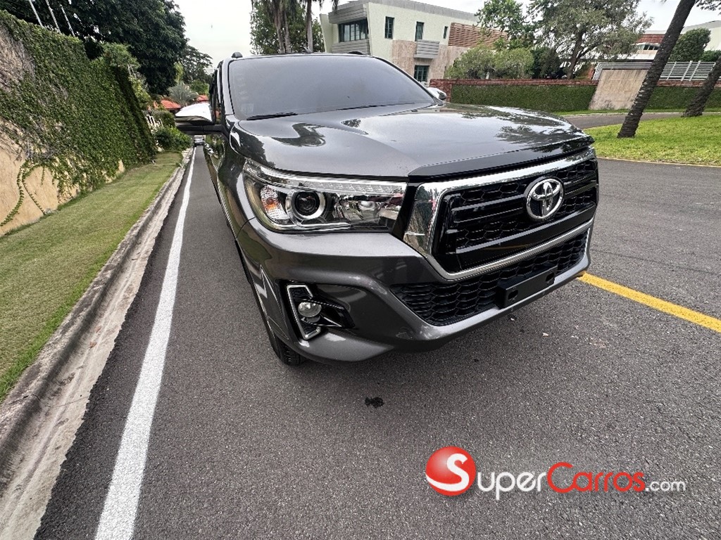 2020 Toyota Hilux Limited — foto 3 / 12