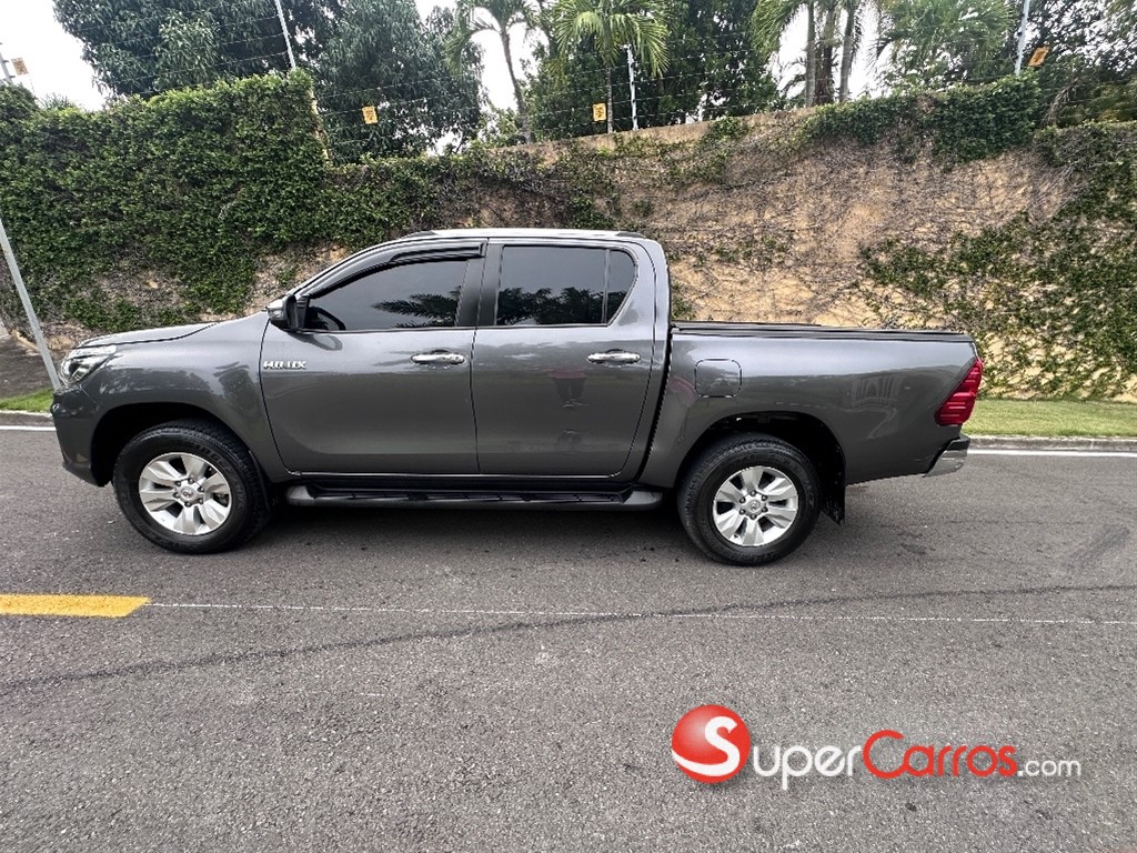 2020 Toyota Hilux Limited — foto 6 / 12