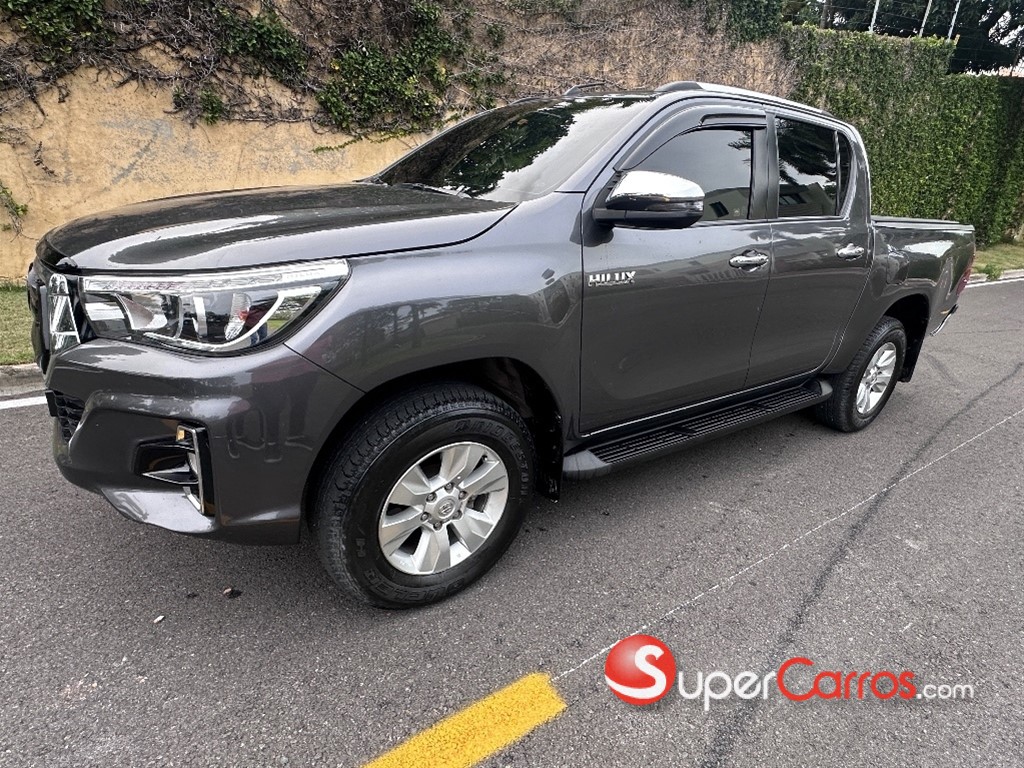 2020 Toyota Hilux Limited — foto 7 / 12