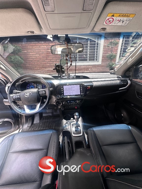 2020 Toyota Hilux Limited — foto 8 / 12