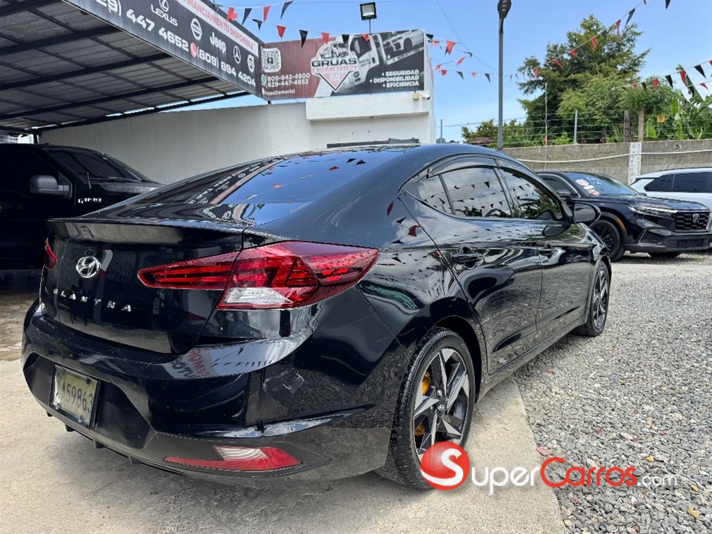 2019 Hyundai Elantra SEL — foto 2 / 12